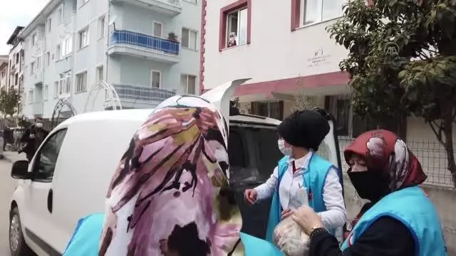 Türkiye Diyanet Vakfı, ramazan boyunca ihtiyaç sahibi 20 bin kişiye iftarlık kumanya dağıtacak Türkiye Diyanet Vakfı, ramazan boyunca ihtiyaç sahibi 20 bin kişiye iftarlık kumanya dağıtacak