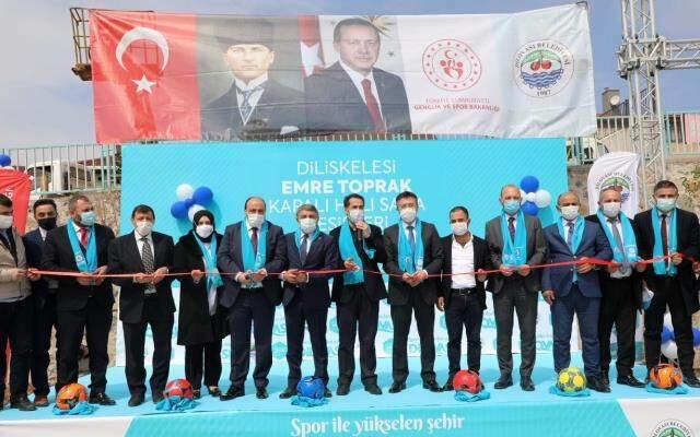 Yaptıklarıyla büyük takdir toplayan belediye başkanı, şimdi de ilçeye 2 bin metrekarelik tesis kazandırdı Yaptıklarıyla büyük takdir toplayan belediye başkanı, şimdi de ilçeye 2 bin metrekarelik tesis kazandırdı
