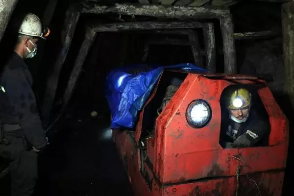 Zonguldak'ta yerin metrelerce altında ilk sahur Zonguldak'ta yerin metrelerce altında ilk sahur