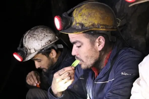 Zonguldak'ta yerin metrelerce altında ilk sahur Zonguldak'ta yerin metrelerce altında ilk sahur