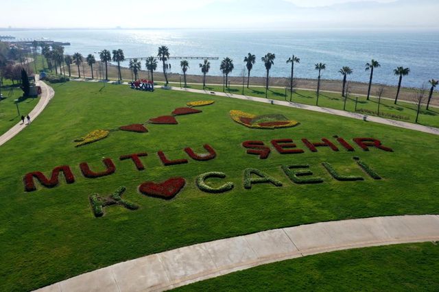 115 bin lale sosyal mesafe mesaji ile acti 4 14065212 o