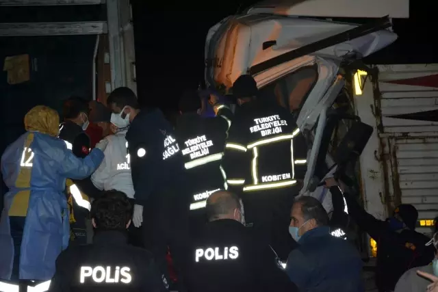 5 tır zincirleme kaza yaptı, karayolu trafiğe kapandı: 2 ağır yaralı 5 tır zincirleme kaza yaptı, karayolu trafiğe kapandı: 2 ağır yaralı