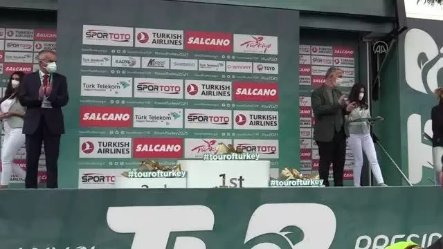 56. Cumhurbaşkanlığı Türkiye Bisiklet Turu - Dördüncü etap sonunda sporcular ödüllerini aldı 56. Cumhurbaşkanlığı Türkiye Bisiklet Turu - Dördüncü etap sonunda sporcular ödüllerini aldı