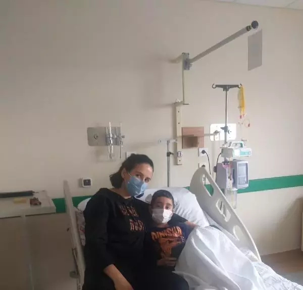 7 yaşındaki lösemi hastası Onur için ailesi uygun donör arıyor 7 yaşındaki lösemi hastası Onur için ailesi uygun donör arıyor