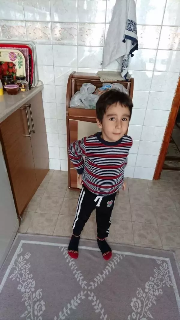 7 yaşındaki lösemi hastası Onur için ailesi uygun donör arıyor 7 yaşındaki lösemi hastası Onur için ailesi uygun donör arıyor