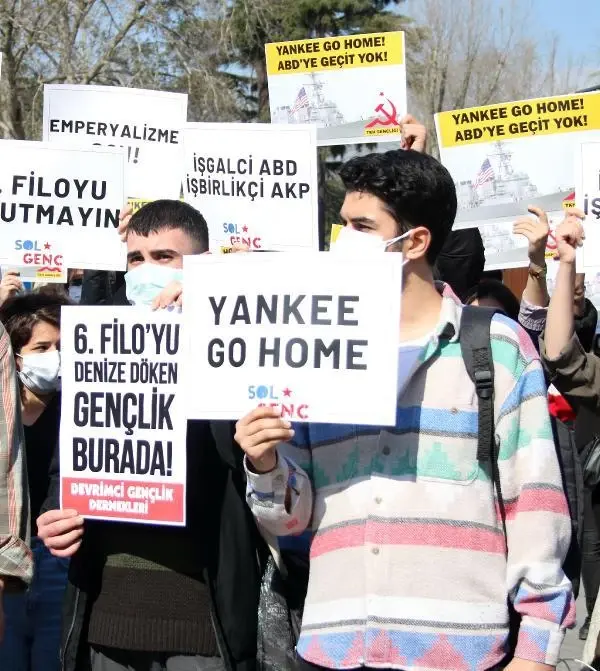 Son dakika haber: ABD SAVAŞ GEMİLERİNİN BOĞAZ'DAN GEÇİŞİNE PROTESTO Son dakika haber: ABD SAVAŞ GEMİLERİNİN BOĞAZ'DAN GEÇİŞİNE PROTESTO