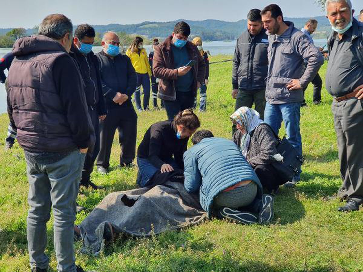 Batan tekne babayı hayattan kopardı, olay yerine koşan oğlu sinir krizi geçirdi