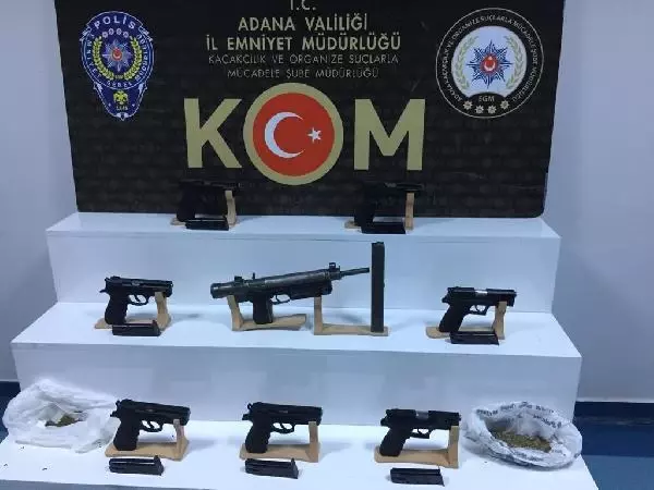 ADANA'DA SİLAH VE MÜHİMMAT KAÇAKÇILIĞI OPERASYONUNDA 20 ŞÜPHELİ ADLİYEYE SEVK EDİLDİ ADANA'DA SİLAH VE MÜHİMMAT KAÇAKÇILIĞI OPERASYONUNDA 20 ŞÜPHELİ ADLİYEYE SEVK EDİLDİ
