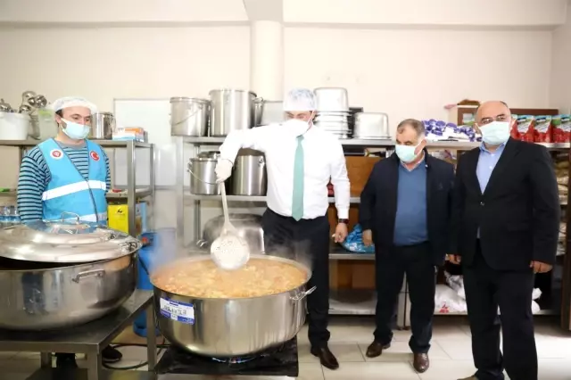 Akçaabat Belediyesi sivil toplum örgütü temsilcilerinin desteğiyle ihtiyaç sahiplerine yemek dağıtacak Akçaabat Belediyesi sivil toplum örgütü temsilcilerinin desteğiyle ihtiyaç sahiplerine yemek dağıtacak