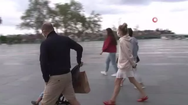Antalya'da sokaklar ıssızlığa büründü Antalya'da sokaklar ıssızlığa büründü