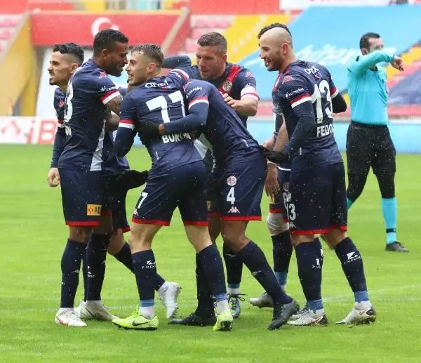 Antalyaspor'da hedef önce lig maçı ardından da kupa finali Antalyaspor'da hedef önce lig maçı ardından da kupa finali