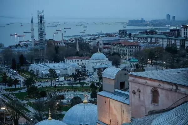 Ayasofya Camii'nin minaresinden tarihi yarımada...
