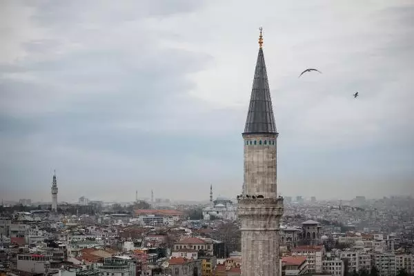 Ayasofya Camii'nin minaresinden tarihi yarımada...
