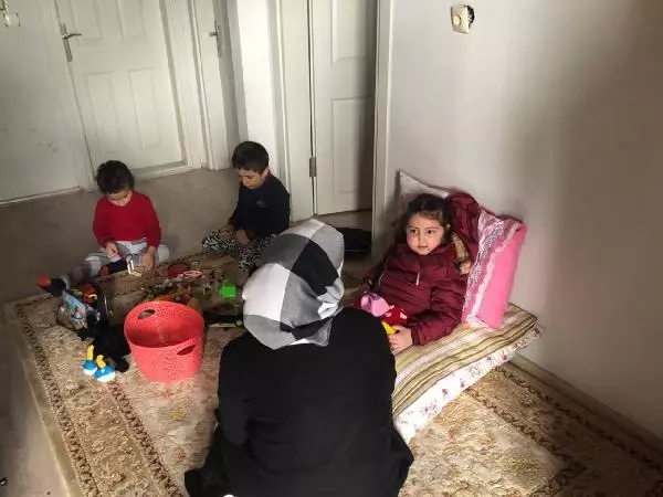 'Bademcikleri şişti' diye hastaneye götürülen 5 yaşındaki çocuğa beyin sapı tümörü teşhisi konuldu 'Bademcikleri şişti' diye hastaneye götürülen 5 yaşındaki çocuğa beyin sapı tümörü teşhisi konuldu