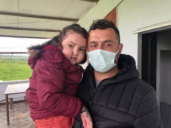 'Bademcikleri şişti' diye hastaneye götürülen 5 yaşındaki çocuğa beyin sapı tümörü teşhisi konuldu 'Bademcikleri şişti' diye hastaneye götürülen 5 yaşındaki çocuğa beyin sapı tümörü teşhisi konuldu