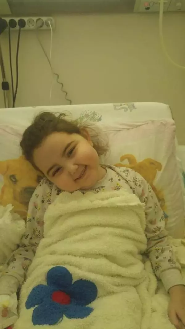 'Bademcikleri şişti' diye hastaneye götürülen 5 yaşındaki çocuğa beyin sapı tümörü teşhisi konuldu 'Bademcikleri şişti' diye hastaneye götürülen 5 yaşındaki çocuğa beyin sapı tümörü teşhisi konuldu