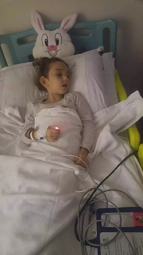 'Bademcikleri şişti' diye hastaneye götürülen 5 yaşındaki çocuğa beyin sapı tümörü teşhisi konuldu 'Bademcikleri şişti' diye hastaneye götürülen 5 yaşındaki çocuğa beyin sapı tümörü teşhisi konuldu
