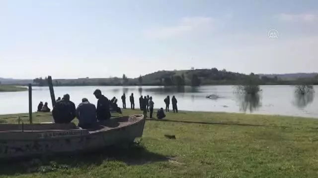 Adana'da balık tutmak için baraj gölüne açıldıkları tekne batan 2 kişiden biri boğuldu Adana'da balık tutmak için baraj gölüne açıldıkları tekne batan 2 kişiden biri boğuldu