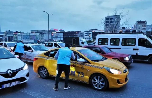 Başakşehir Belediyesi'nden yolda kalanlara iftariyelik Başakşehir Belediyesi'nden yolda kalanlara iftariyelik