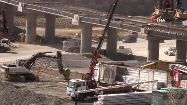 Başakşehir - Kayaşehir metro şantiyesinde kaza: 4 yaralı Başakşehir - Kayaşehir metro şantiyesinde kaza: 4 yaralı