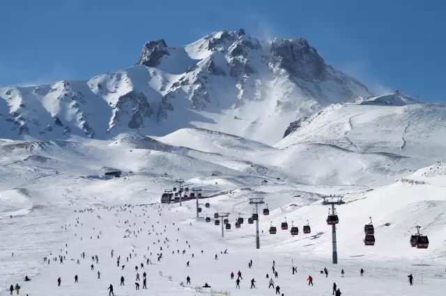 Kayseri'ye gelen yabancı turist sayısı arttı Kayseri'ye gelen yabancı turist sayısı arttı