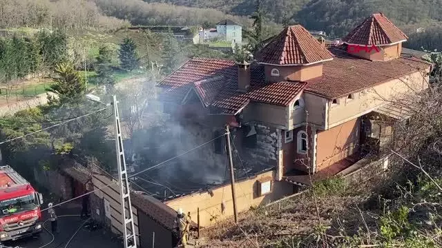 Son dakika haber... BEYKOZ'DA TADİLAT YAPILAN VİLLADA YANGINI Son dakika haber... BEYKOZ'DA TADİLAT YAPILAN VİLLADA YANGINI