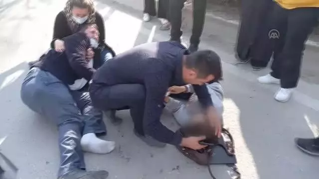 Beypazarı'nda bir aracın çarptığı baba ve oğlu yaralandı Beypazarı'nda bir aracın çarptığı baba ve oğlu yaralandı