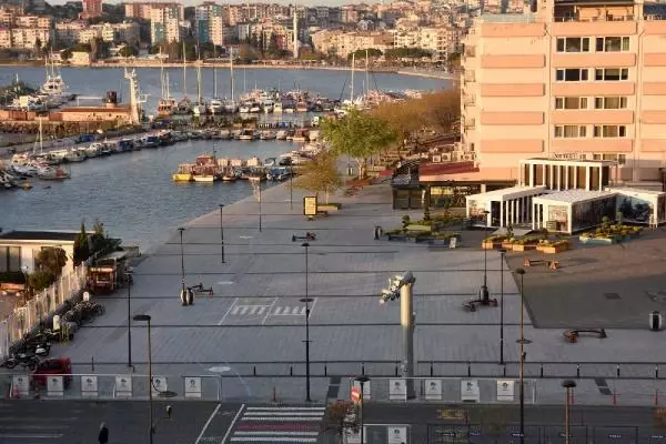 Çanakkale'de sahiller ve parklara koronavirüs yasağı Çanakkale'de sahiller ve parklara koronavirüs yasağı