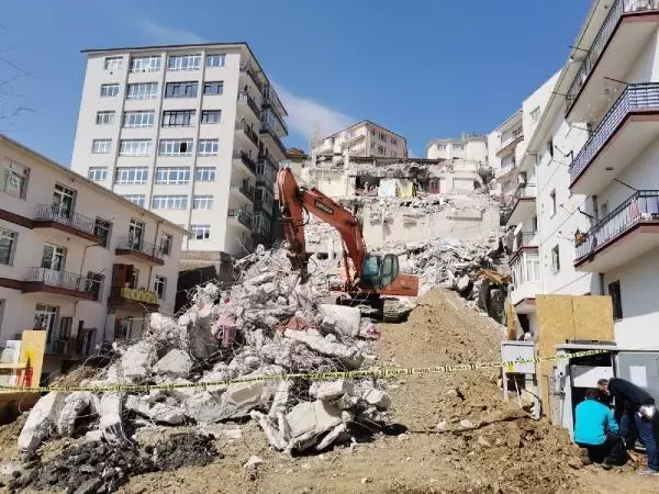 ANKARA Çankaya Belediyesi, o inşaat için 'Diğer binalara zarar vermez' yazısı yazmış ANKARA Çankaya Belediyesi, o inşaat için 'Diğer binalara zarar vermez' yazısı yazmış