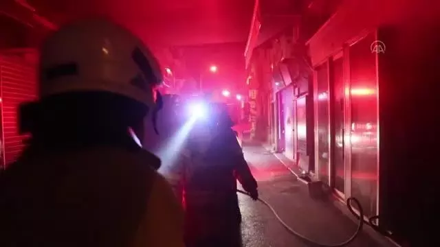 Çıkan yangında bir kişi dumandan zehirlendi Çıkan yangında bir kişi dumandan zehirlendi