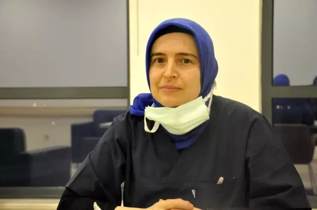 Covid-19 servisinde hemşirelerin ilk iftarı Covid-19 servisinde hemşirelerin ilk iftarı