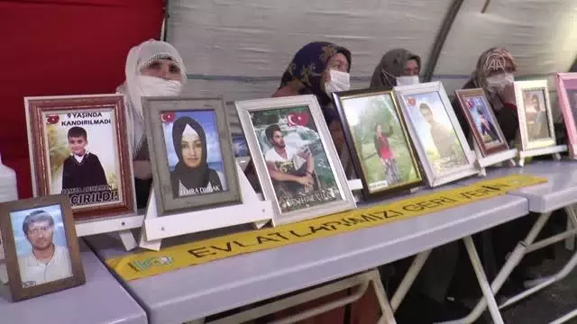Son dakika haberleri... Diyarbakır anneleri, dağa kaçırılan çocuklarına 'teslim ol' çağrısında bulundu Son dakika haberleri... Diyarbakır anneleri, dağa kaçırılan çocuklarına 'teslim ol' çağrısında bulundu