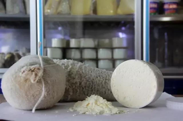 Erzincan'da sahur sofralarının vazgeçilmezi 'tulum peyniri'