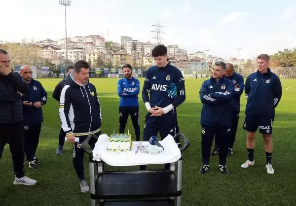 Mesut Özil ve Nazım Sangare takımla çalıştı Mesut Özil ve Nazım Sangare takımla çalıştı