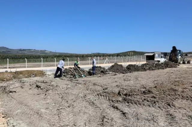 Hasköy mezarlığında defin işlemi başladı Hasköy mezarlığında defin işlemi başladı