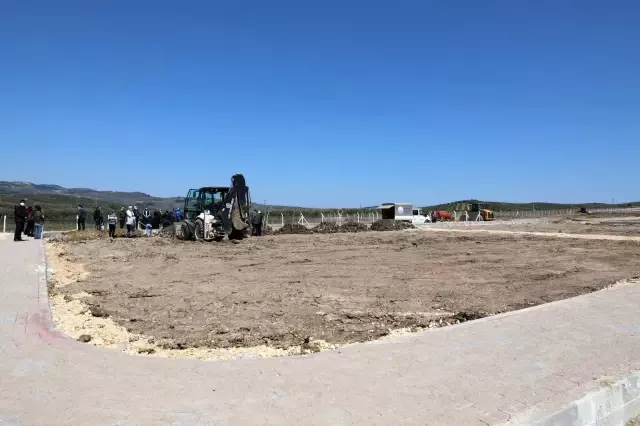 Hasköy mezarlığında defin işlemi başladı Hasköy mezarlığında defin işlemi başladı