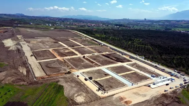 Hasköy mezarlığında defin işlemi başladı Hasköy mezarlığında defin işlemi başladı