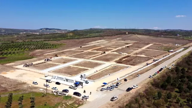 Hasköy mezarlığında defin işlemi başladı Hasköy mezarlığında defin işlemi başladı