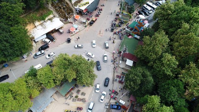 her yil uzun kuyruklar oluyordu simdi sokakla 12 14065087 o