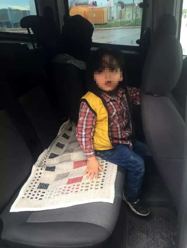 Önce kürtaj yaptırdı, sonra çocuklarını hastaneye bırakıp kaçtı! Önce kürtaj yaptırdı, sonra çocuklarını hastaneye bırakıp kaçtı!