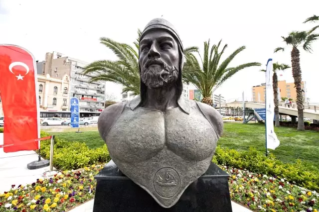 İlk Türk denizcilerinden Çaka Bey'in büstü açıldı İlk Türk denizcilerinden Çaka Bey'in büstü açıldı