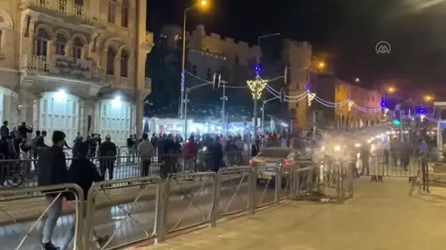 İsrail polisinden Kudüs'te Filistinlilere müdahale (2) İsrail polisinden Kudüs'te Filistinlilere müdahale (2)