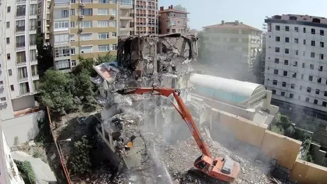 İstanbul'da kentsel dönüşümde sözleşmeleri feshetme yetkisi ilçe belediyelerine verildi İstanbul'da kentsel dönüşümde sözleşmeleri feshetme yetkisi ilçe belediyelerine verildi