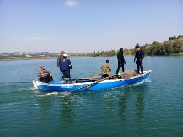Adana'da balık tutmak için baraj gölüne açıldıkları tekne batan 2 kişiden biri boğuldu Adana'da balık tutmak için baraj gölüne açıldıkları tekne batan 2 kişiden biri boğuldu