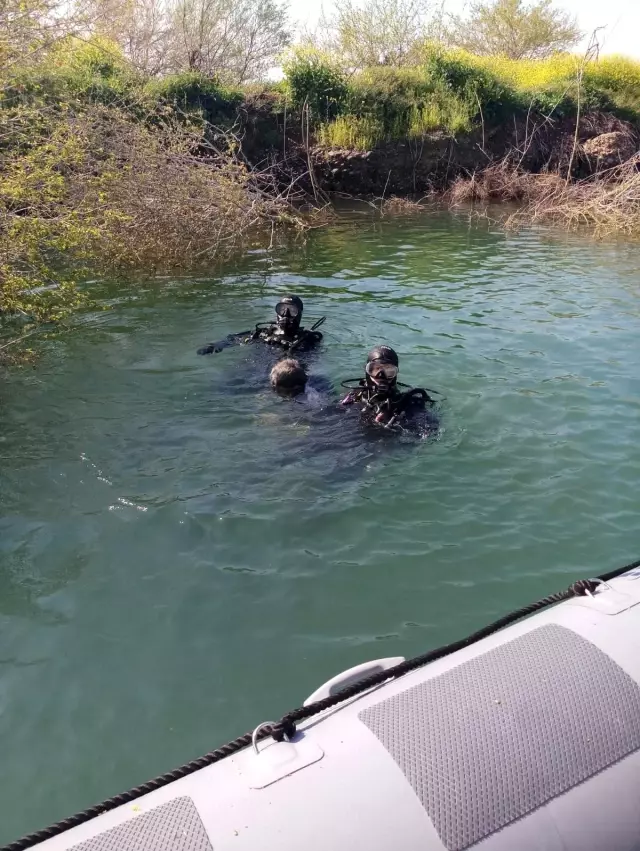 Adana'da balık tutmak için baraj gölüne açıldıkları tekne batan 2 kişiden biri boğuldu Adana'da balık tutmak için baraj gölüne açıldıkları tekne batan 2 kişiden biri boğuldu