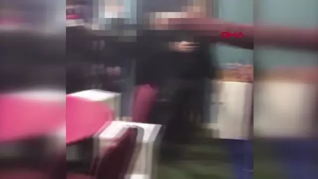 KOCAELİ SABAHA KARŞI KAPALI MEKANDA TOPLU HALDE OYUN OYNARKEN YAKALANDILAR KOCAELİ SABAHA KARŞI KAPALI MEKANDA TOPLU HALDE OYUN OYNARKEN YAKALANDILAR