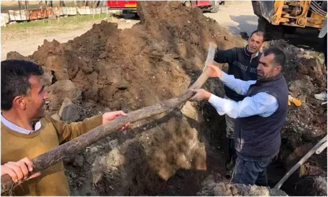 Konakkuran Belediyesi ekipleri, içme suyu şebekesindeki arızayı giderdi Konakkuran Belediyesi ekipleri, içme suyu şebekesindeki arızayı giderdi