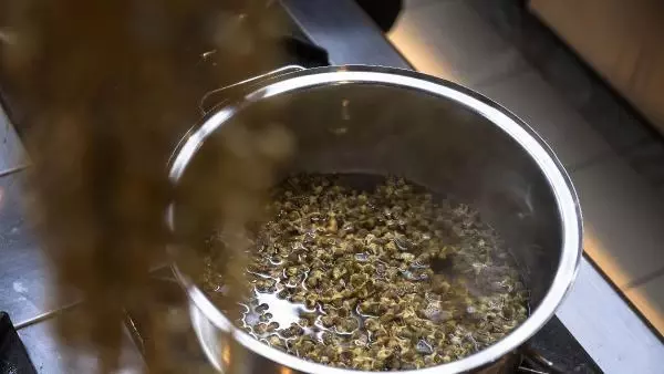 Konya'nın vazgeçilmez lezzeti bamya çorbası Konya'nın vazgeçilmez lezzeti bamya çorbası