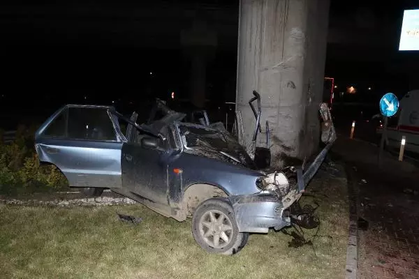Son dakika gündem: KÖPRÜLÜ KAVŞAĞIN AYAĞINA ÇARPAN OTOMOBİLİN MOTORU YOLA FIRLADI; 1 ÖLÜ, 2 AĞIR YARALI Son dakika gündem: KÖPRÜLÜ KAVŞAĞIN AYAĞINA ÇARPAN OTOMOBİLİN MOTORU YOLA FIRLADI; 1 ÖLÜ, 2 AĞIR YARALI