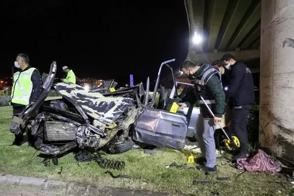 Son dakika gündem: KÖPRÜLÜ KAVŞAĞIN AYAĞINA ÇARPAN OTOMOBİLİN MOTORU YOLA FIRLADI; 1 ÖLÜ, 2 AĞIR YARALI Son dakika gündem: KÖPRÜLÜ KAVŞAĞIN AYAĞINA ÇARPAN OTOMOBİLİN MOTORU YOLA FIRLADI; 1 ÖLÜ, 2 AĞIR YARALI